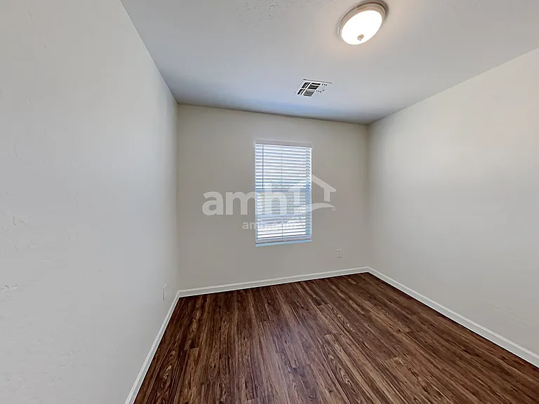 7008 S 38th Ln — Photo 15