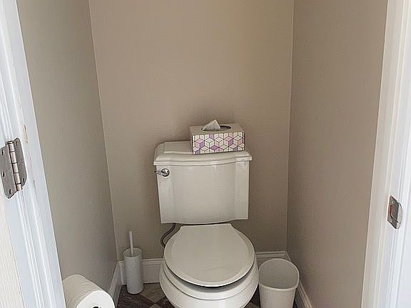 Master upstairs separate tol