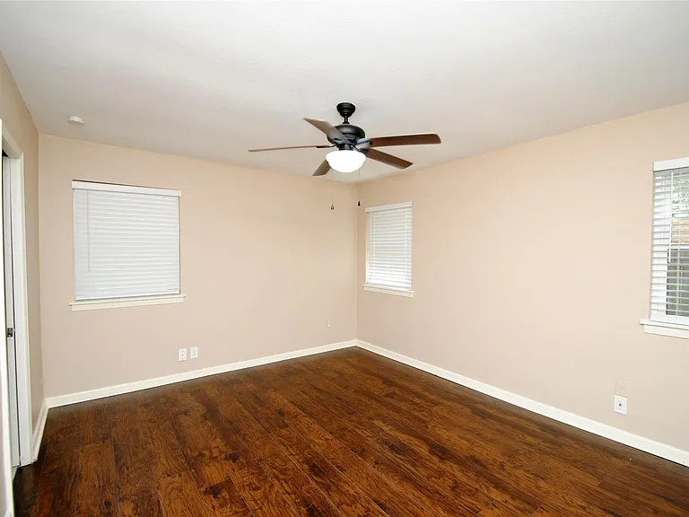 10034 Cedardale Dr — Photo 33