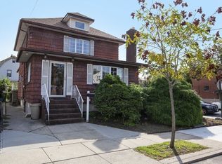 6217 136th St, Flushing, NY 11367