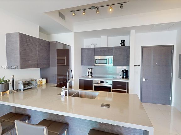 4th image of 1080 Brickell Ave Unit 2804