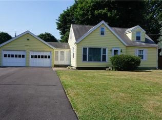 2057 Maiden Ln, Rochester, NY 14626