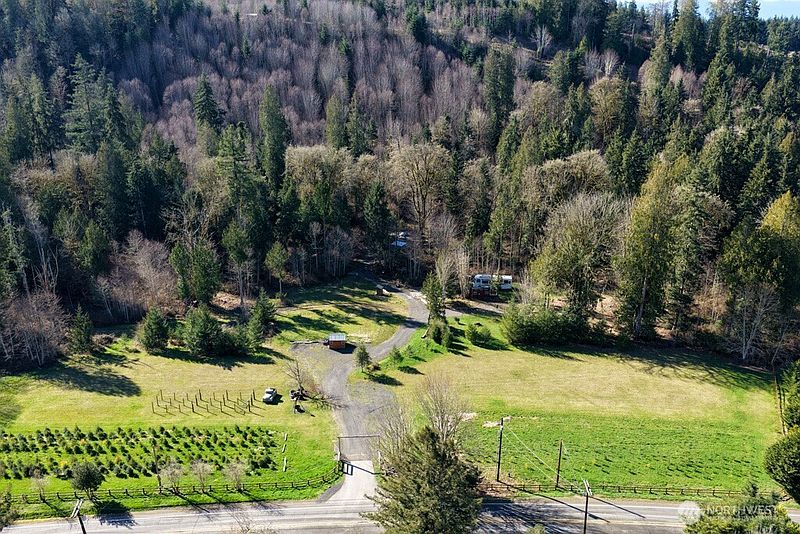 3rd image of 26663 Big Valley Road NE