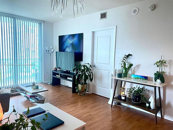 3rd image of 333 NE 24th St APT 802