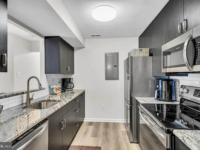 1307 Bennett Pl — Photo 16