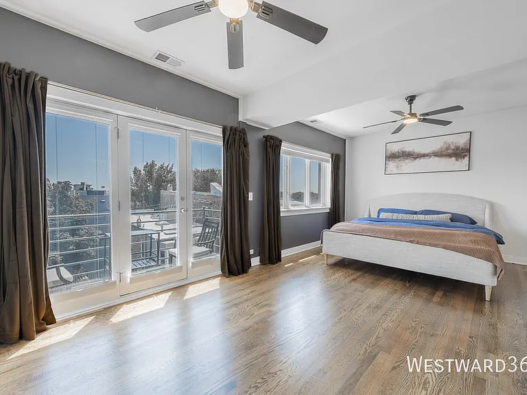 2033 W Superior St #4W — Photo 11