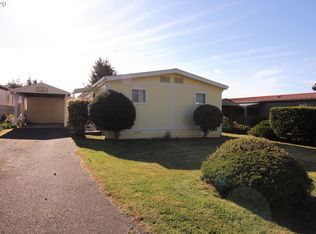 1215 Embarcadero Cir, Coos Bay, OR 97420
