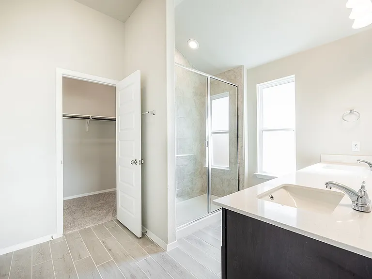 105 Crescent St — Photo 8