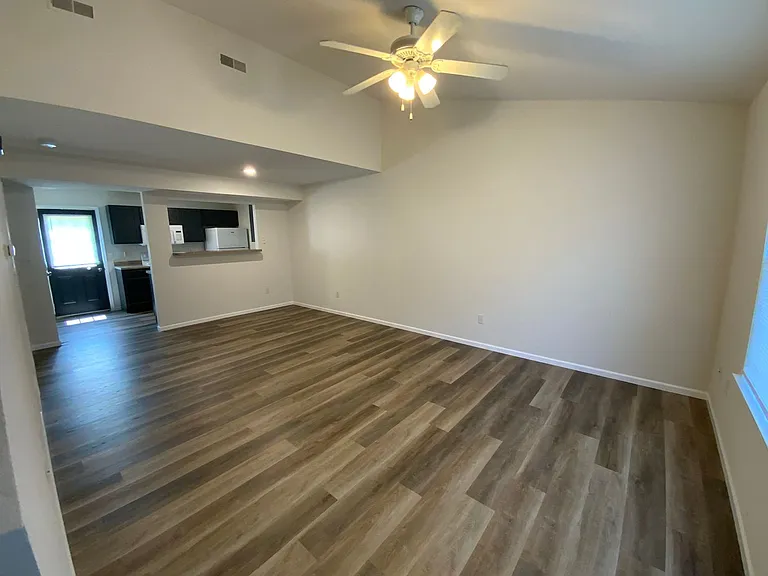3602 Zinnia Dr — Photo 5