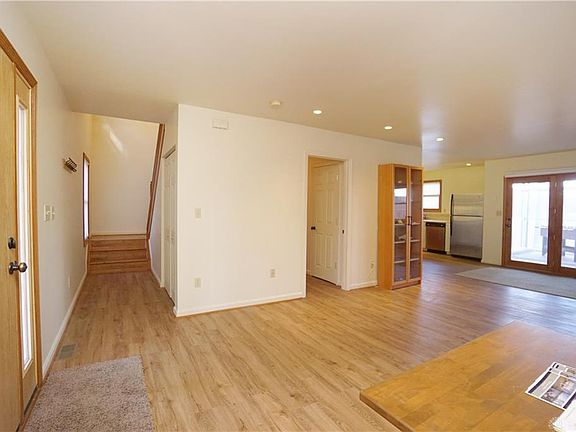 4th image of 78 Flensburg Dr
