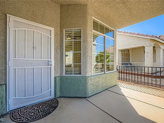 4th image of 3640 Chateau Meadow St