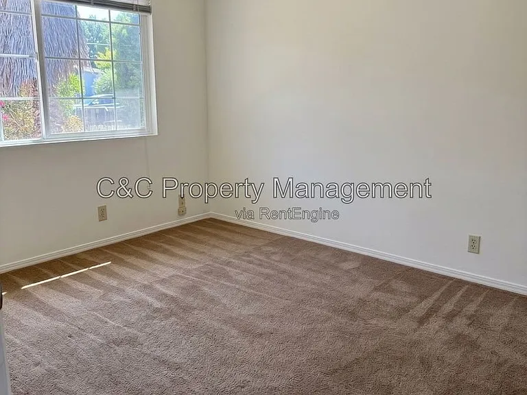 42625 Jefferson St — Photo 4