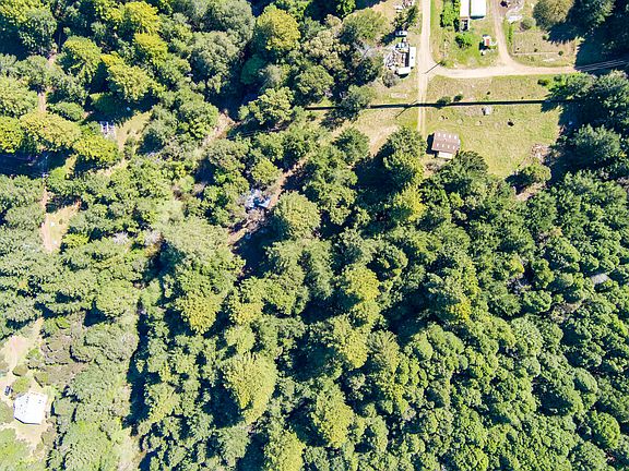 3rd image of 290 Moonlight Meadows Rd
