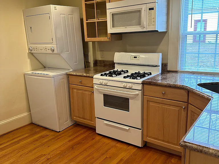 710 Jackson St — Photo 6