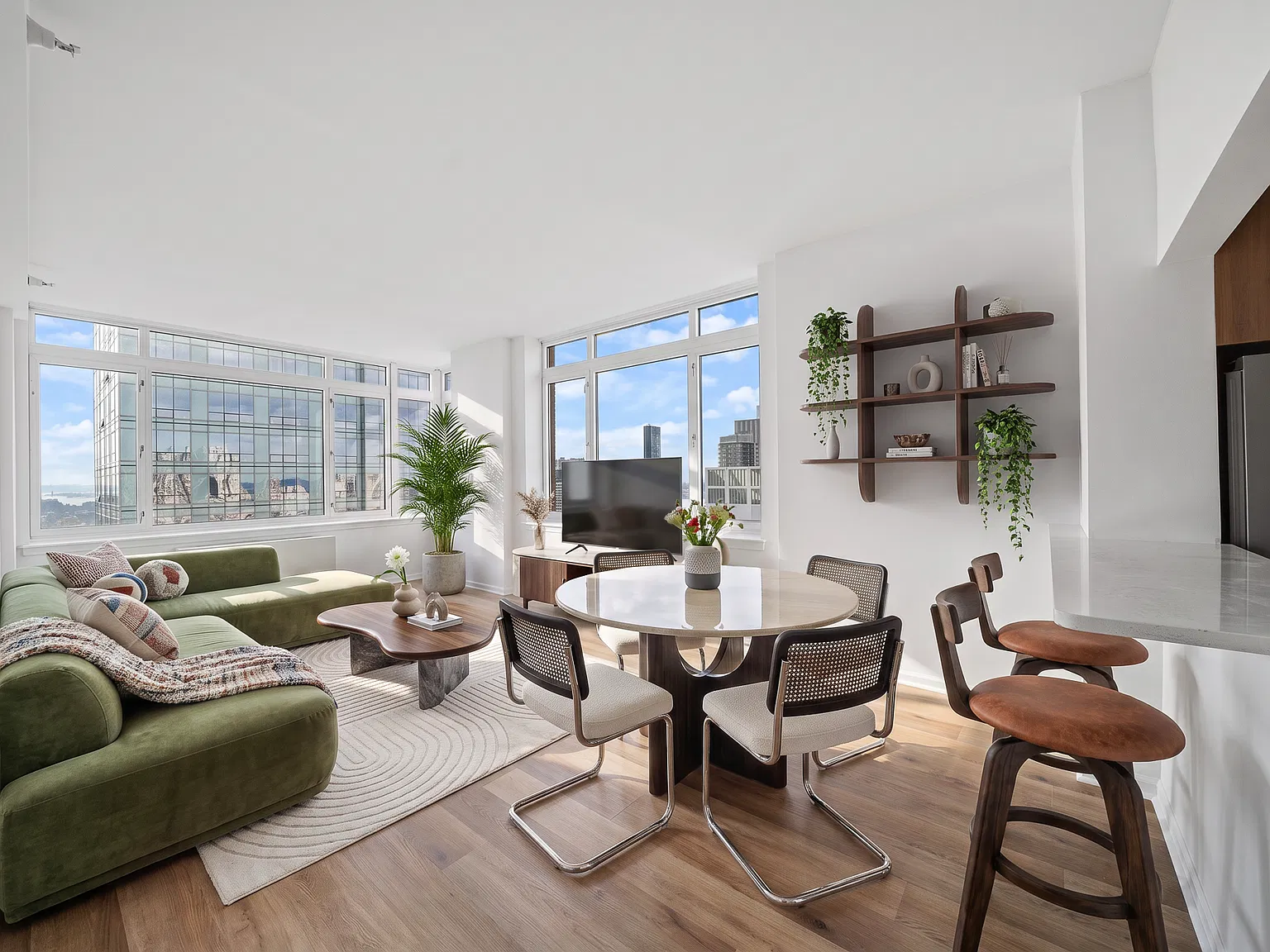 350 West 43rd Street — Photo 4