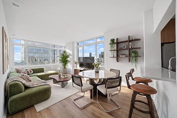 Living room, photo 2