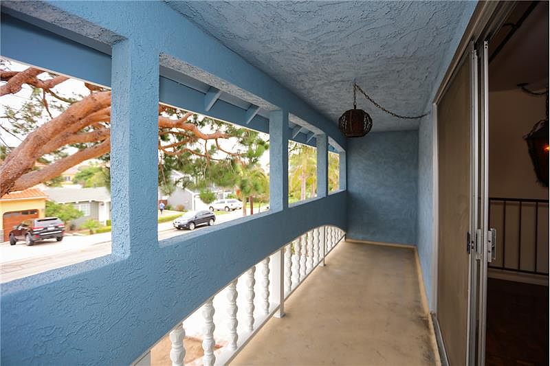 1st image of 1121 Steinhart Ave