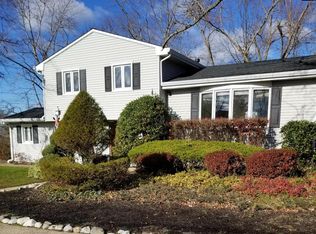 32 Creighton Cir, Old Bridge, NJ 08857