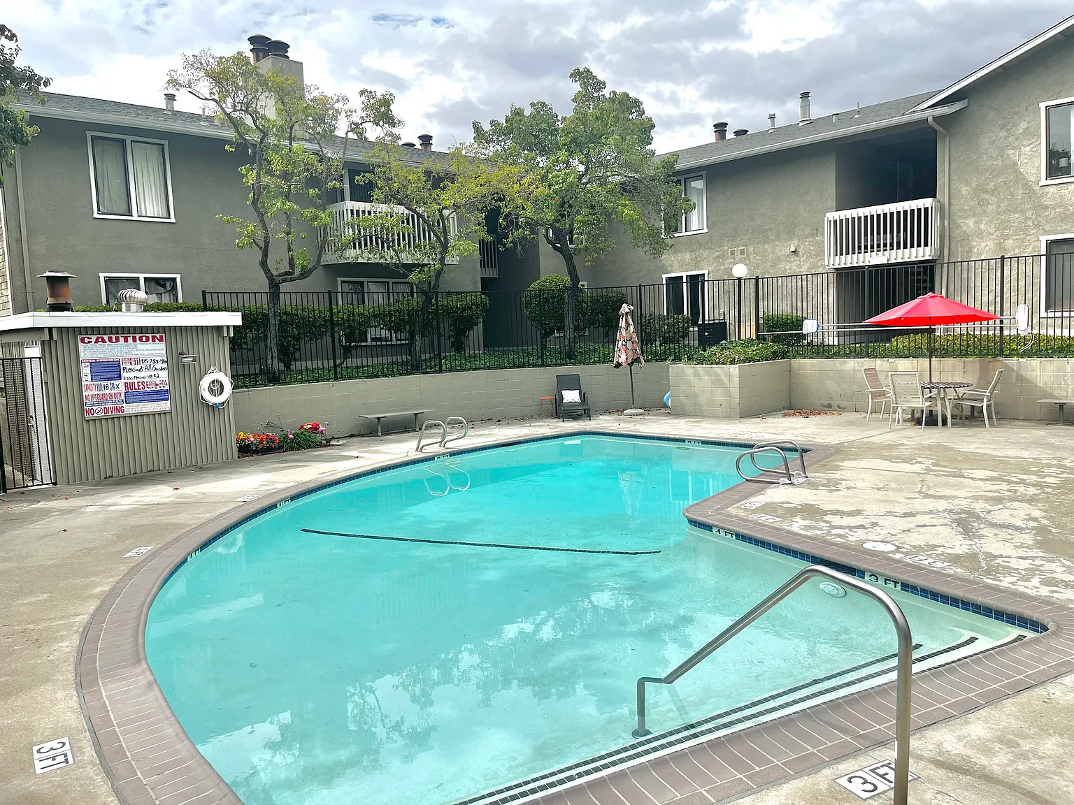 Pleasant Hill Gardens Apartment — Photo 3