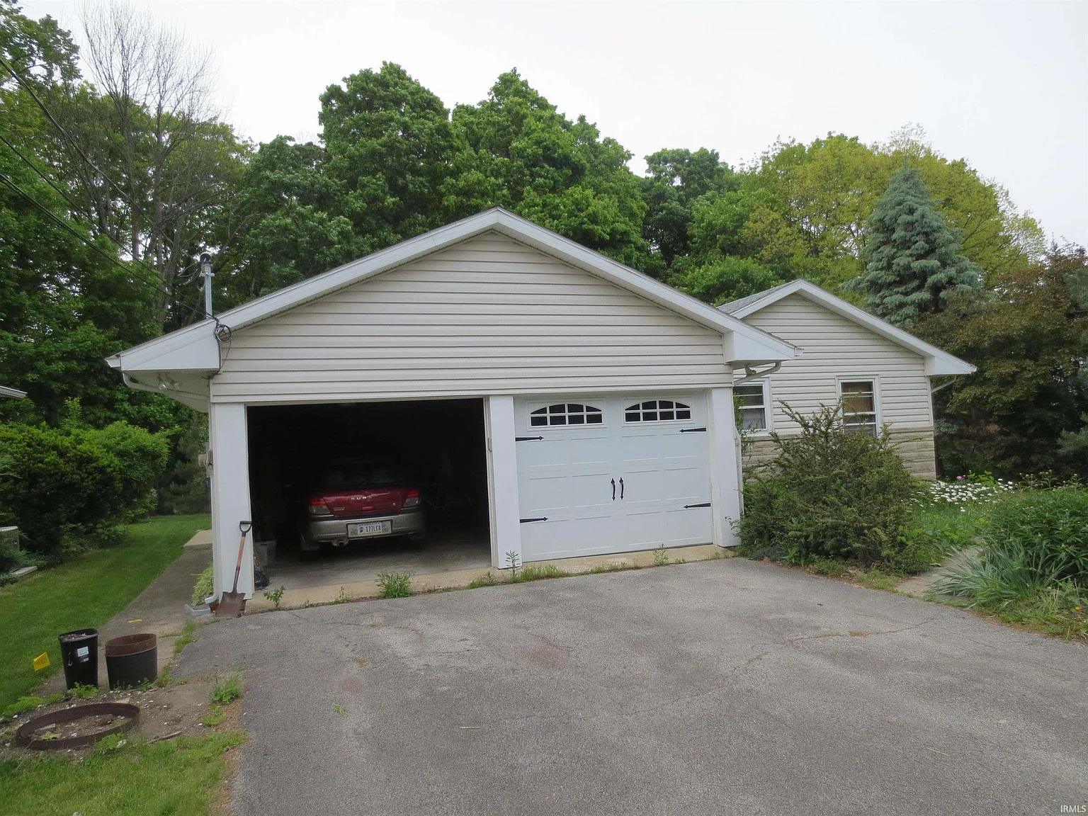 3 bed, 3.0 bath, 1634 sqft, $2,100 — Photo 3