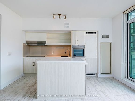 3rd image of 39 Sherbourne St #1004