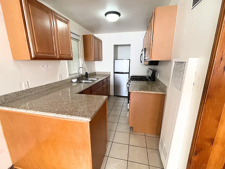 2419 1st Ave #3 — Photo 11