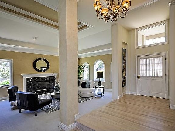 2nd image of 422 Hillway Dr