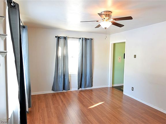 3rd image of 3460 Ambert Ave