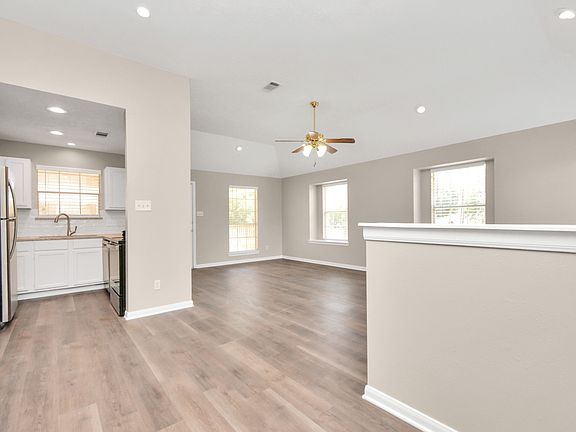 2nd image of 1155 Lovett St