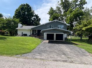 508 Kirkwood Dr, Aurora, MO 65605