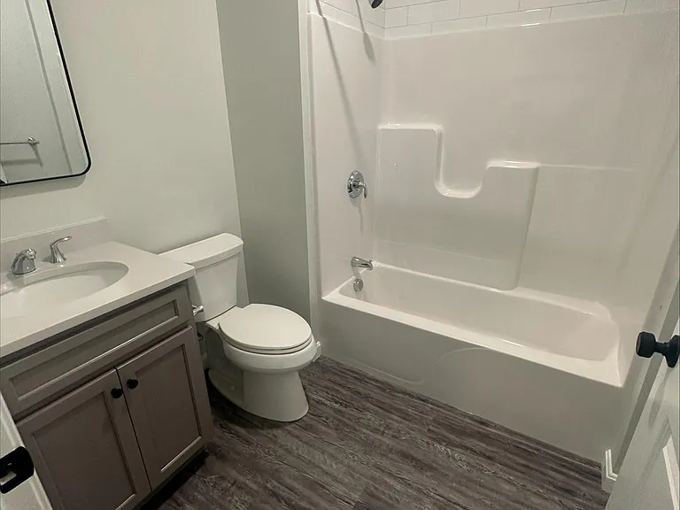 135 Waterman Ave #4 — Photo 6