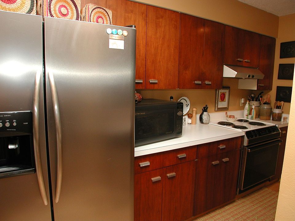 1st image of 9327 S Pointe Lasalles Dr