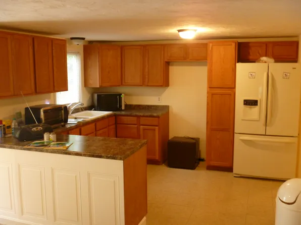 649 West St, Gardner, MA 01440