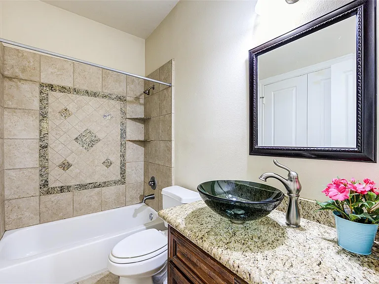 5813 Washington Ave #B — Photo 9