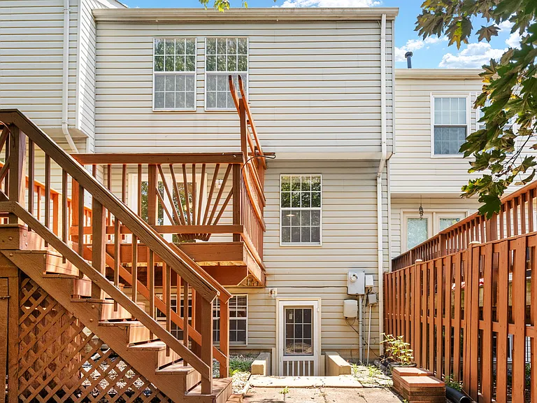 12894 Effingham Ct — Photo 30