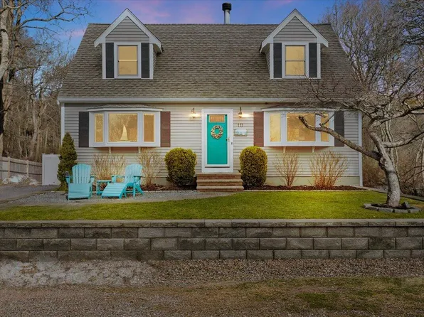 111 Pinecrest Beach Drive, Teaticket, MA 02536