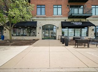 140 S River St UNIT 400, Aurora, IL 60506