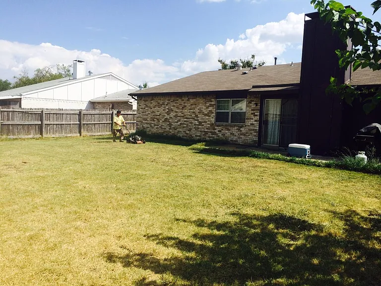 1211 Brush Creek Dr — Photo 2