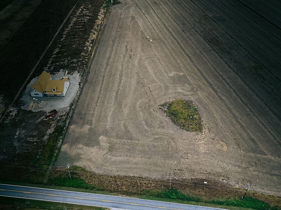 2nd image of 277 Old Swamp Road