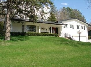 3930 Douglas St, Sioux City, IA 51104