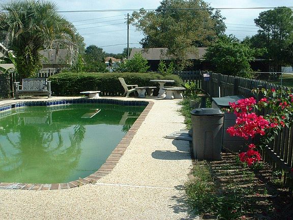3rd image of 6430 Calusa Dr