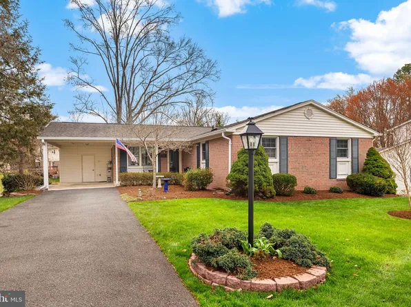 6964 Conservation Dr, Springfield, VA 22153