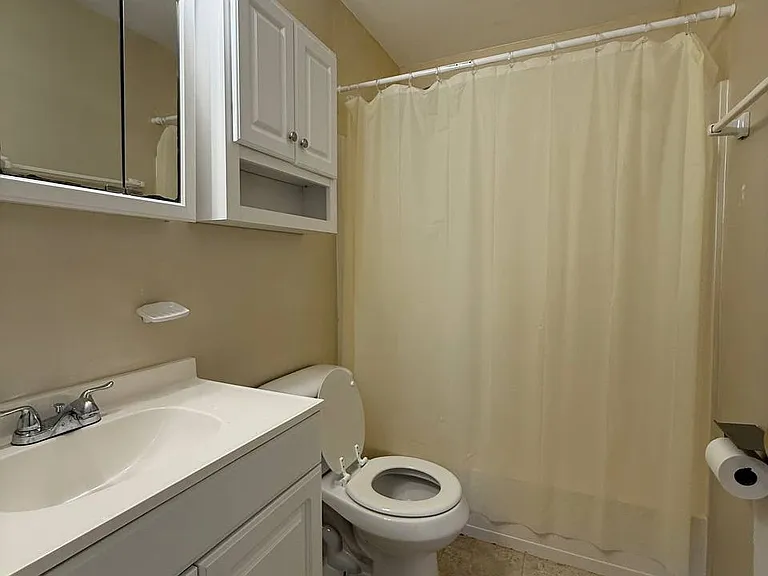 2000 Greens Blvd #18D — Photo 2