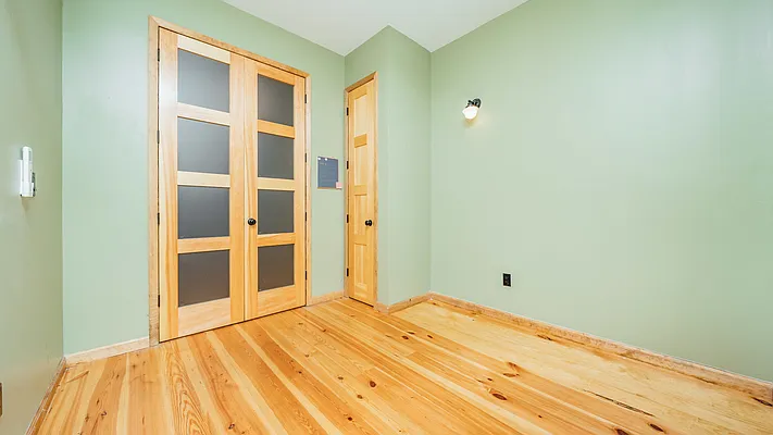 Rented by Nooklyn NYC LLC | media 4