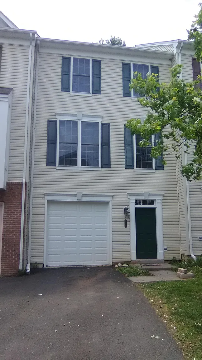 819 Fairview Village Ct photo 1