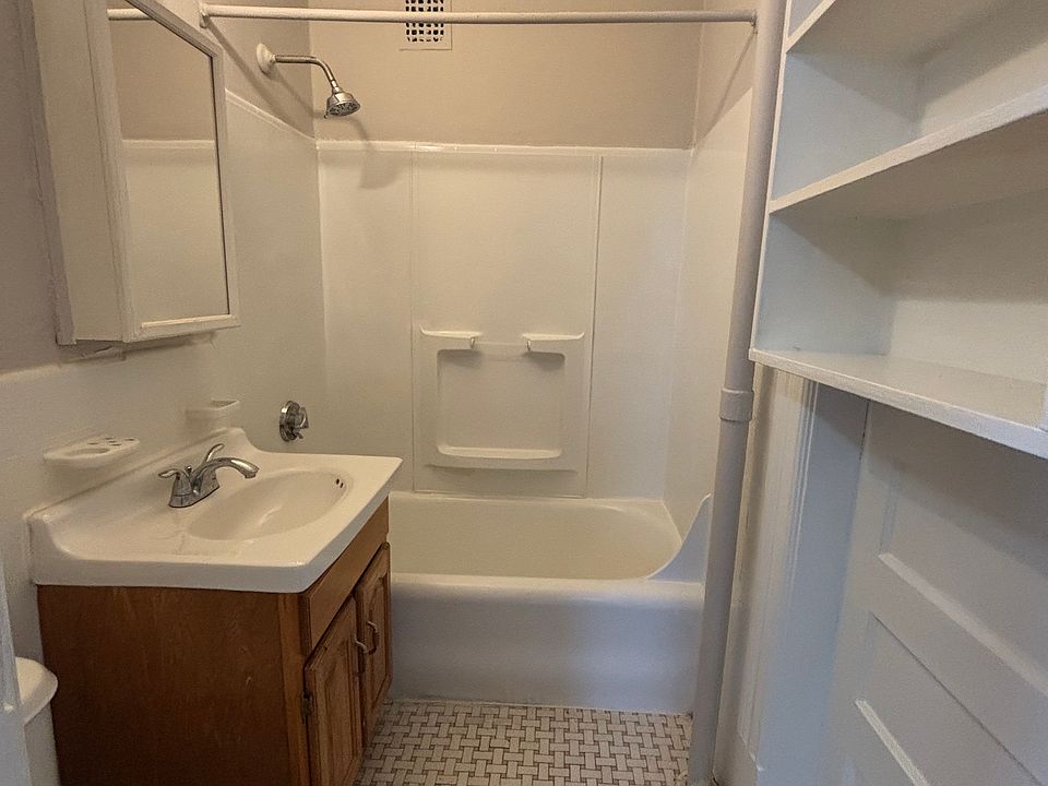 1st image of 32 Chestnut St APT 8