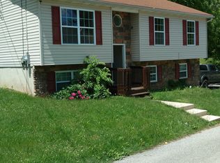 104 E Main St, Windsor, PA 17366