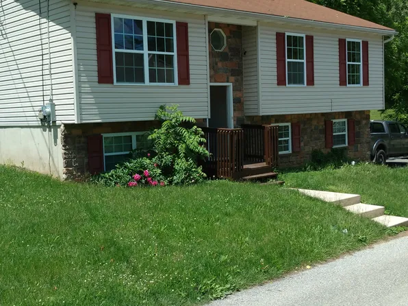 104 E Main St, Windsor, PA 17366