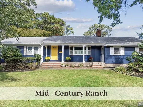 230 Godwin Ave, Wyckoff, NJ 07481