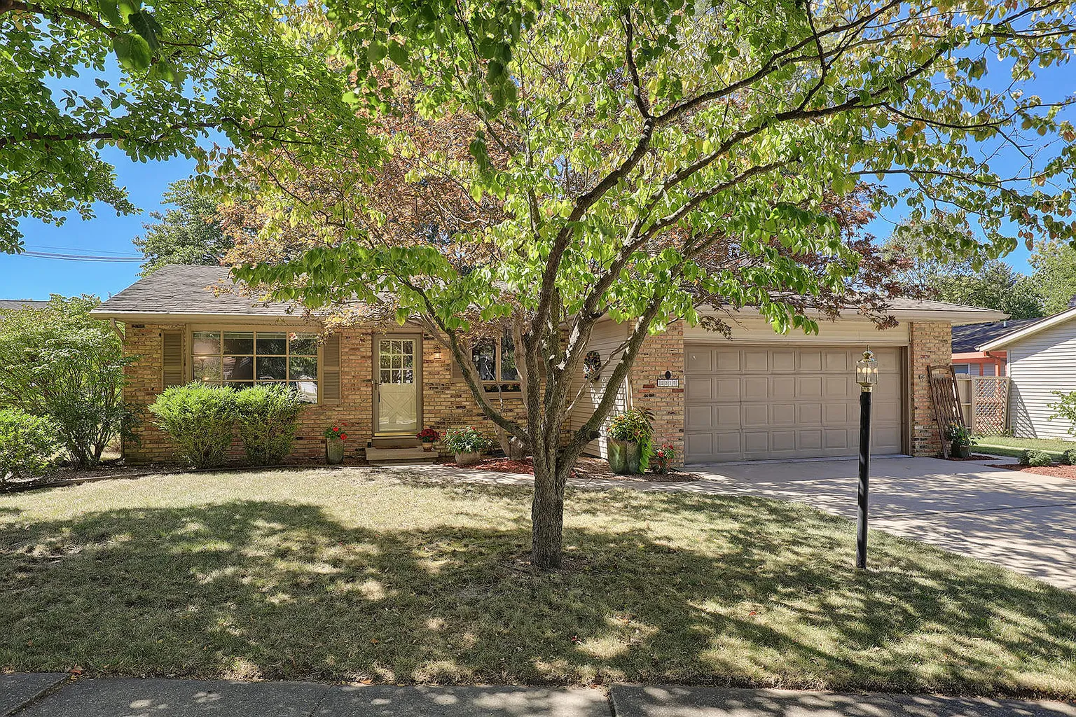 2315 Rebecca Dr photo 1